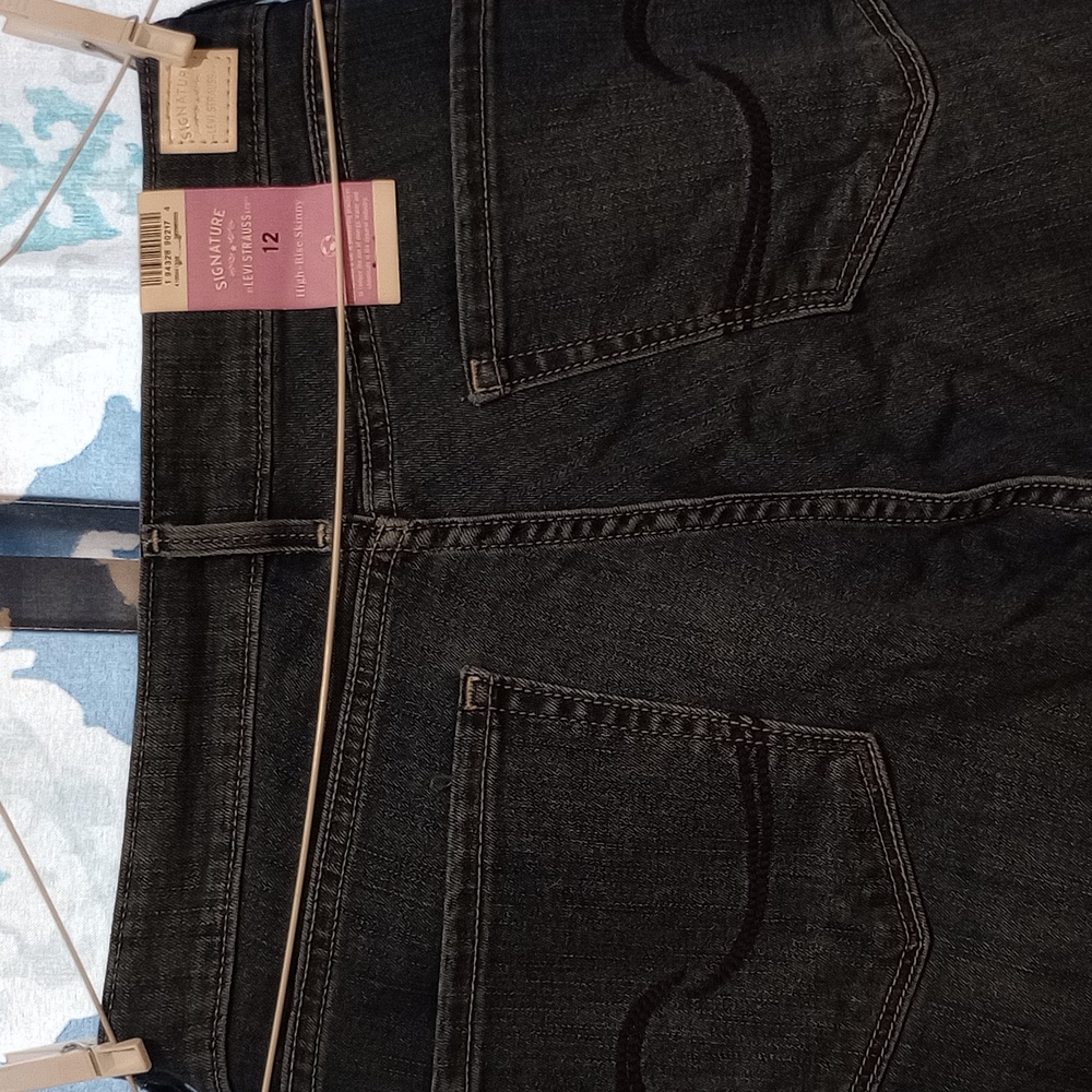 Jeans - Picture 3 of 3